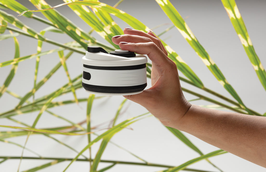 Foldable silicone cup