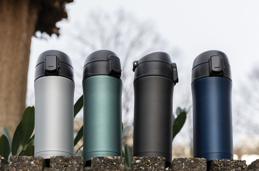 Metallic easy lock vacuum mug