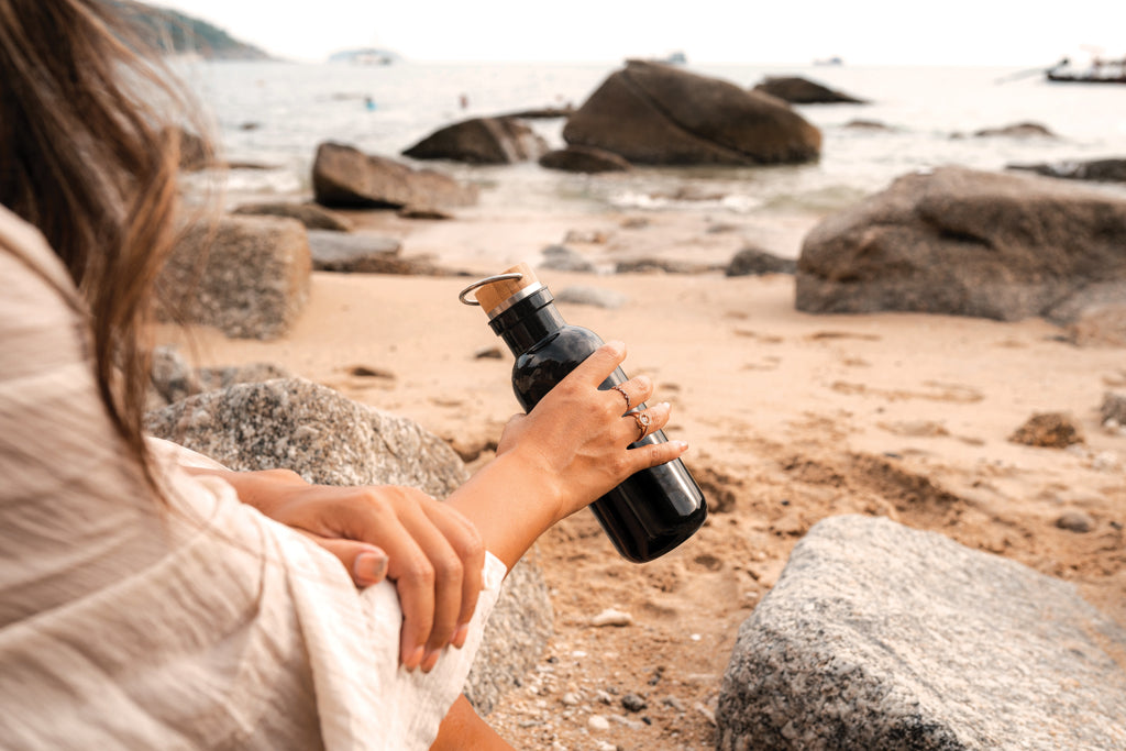 RCS RPET bottle with bamboo lid and handle