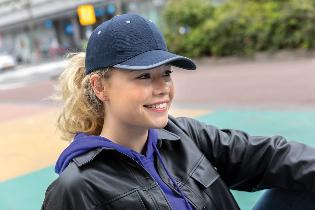 Impact AWARE™ Brushed rcotton 6 panel contrast cap 280gr