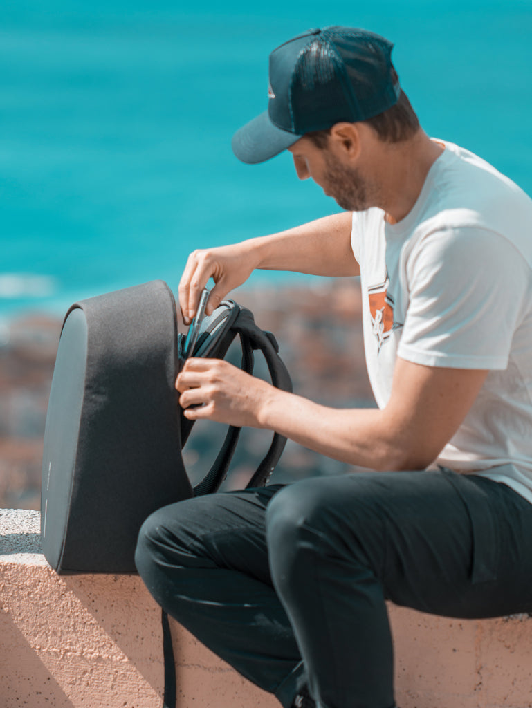 Bobby Hero Small, Anti-theft backpack
