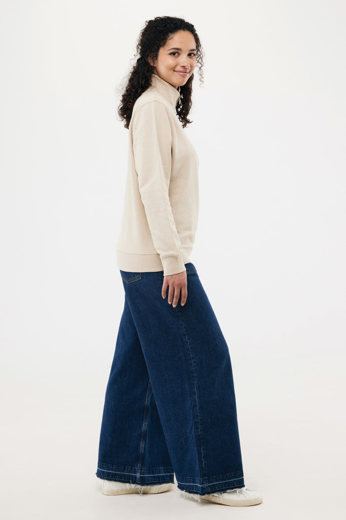 IQONIQ Elgon recycled cotton quarter zip sweater