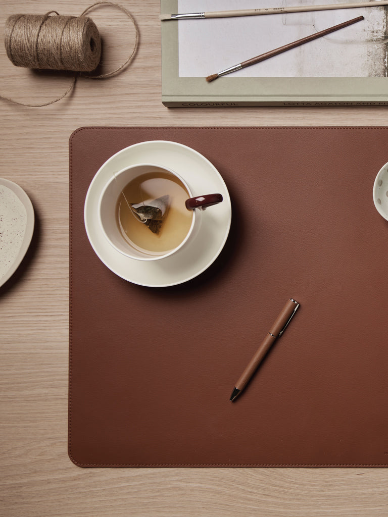 VINGA Timo PU RCS RPET desk pad