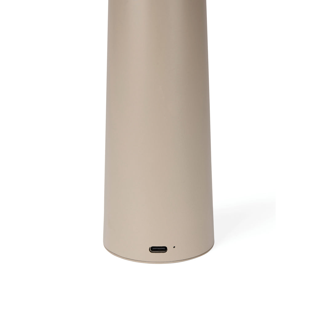 VINGA Avery RCS table lamp