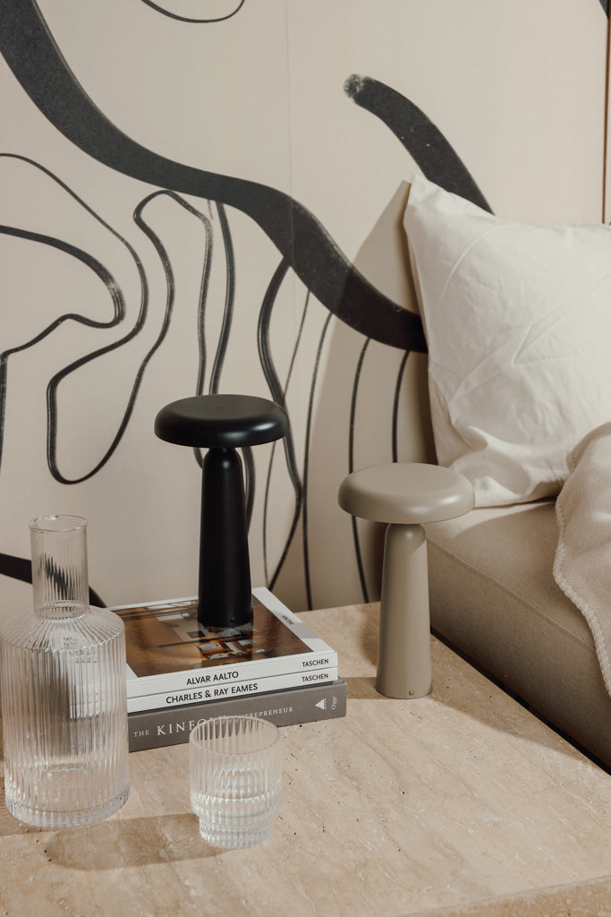 VINGA Avery RCS table lamp
