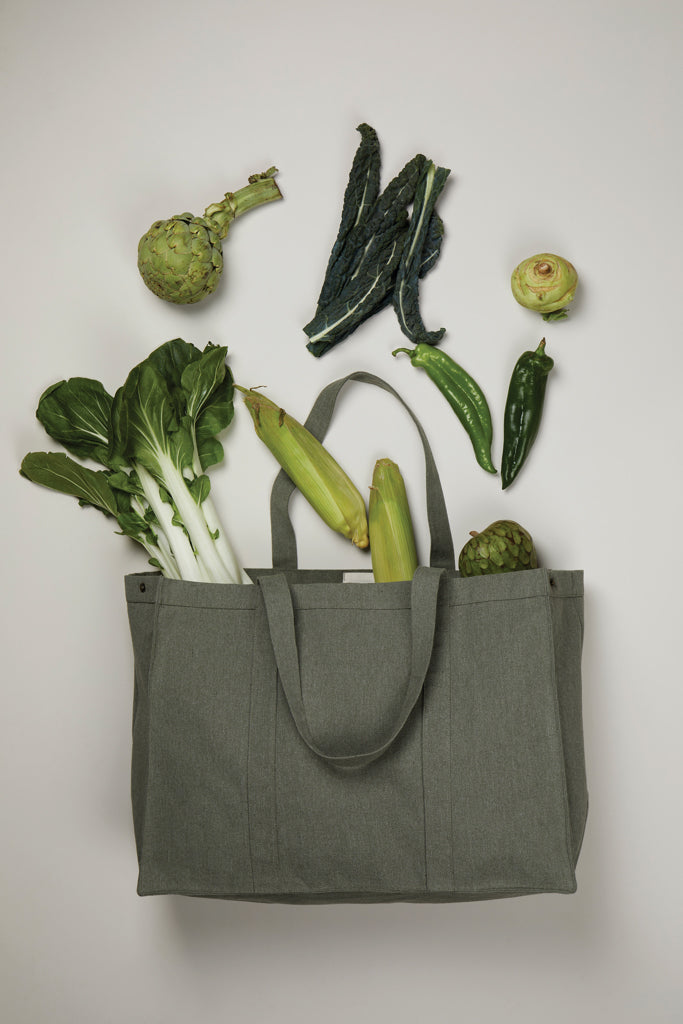 VINGA Hilo AWARE™ recycled canvas maxi tote bag