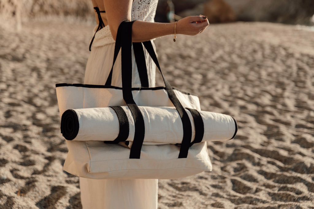 VINGA Volonne AWARE™ recycled canvas beach bag