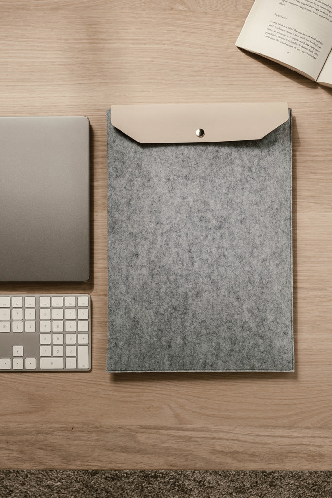 VINGA Albon GRS recycled felt 17" laptop sleeve