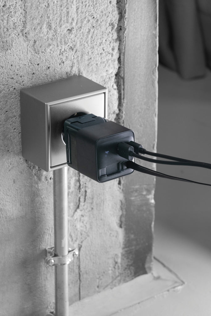 Urban Vitamin Mendocino 65W GaN charger retractable cable
