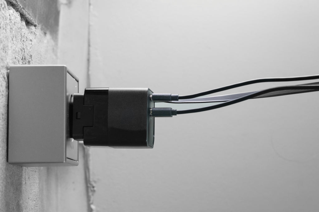 Urban Vitamin Mendocino 65W GaN charger retractable cable