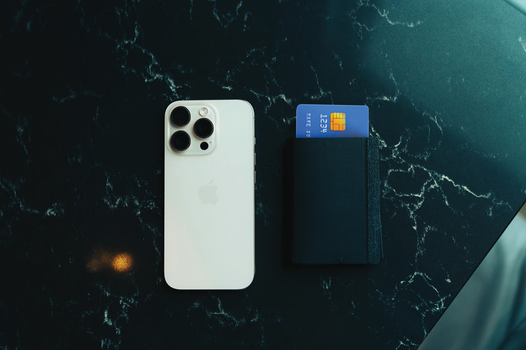Seekcard RCS rpolyester card wallet with worldwide locating