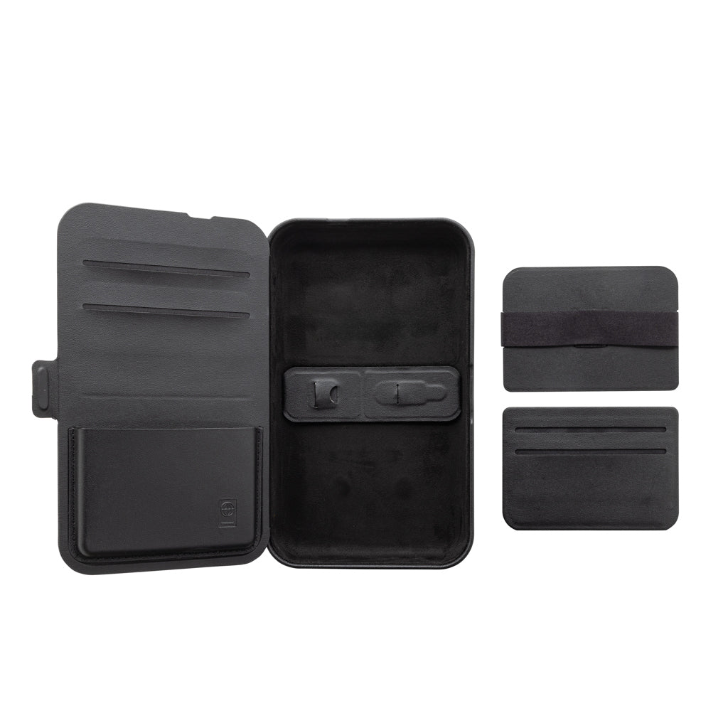 Swiss Peak RCS recycled travel case with 3 in 1 charger