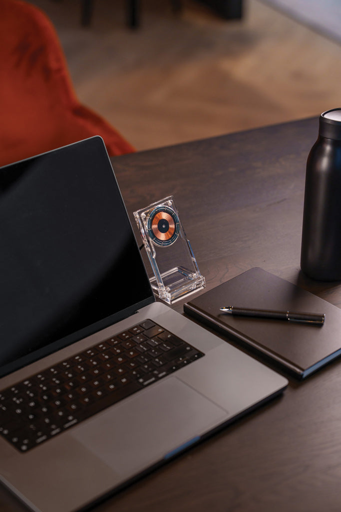 Magcharge 15W magnetic wireless charging stand