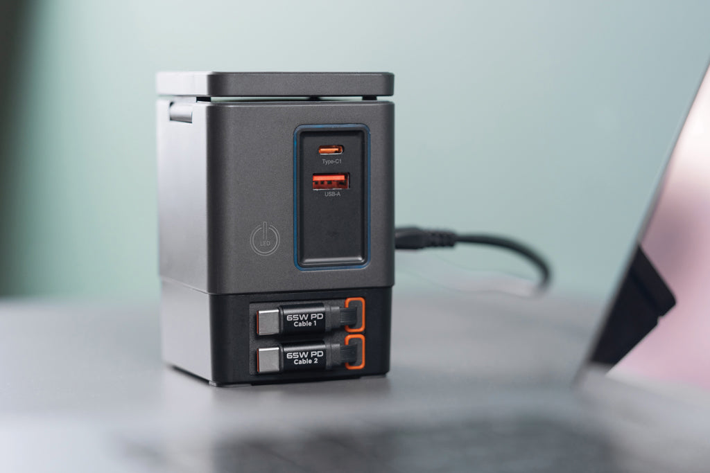 Urban Vitamin Sacramento 105W GAN charger+retractable cables