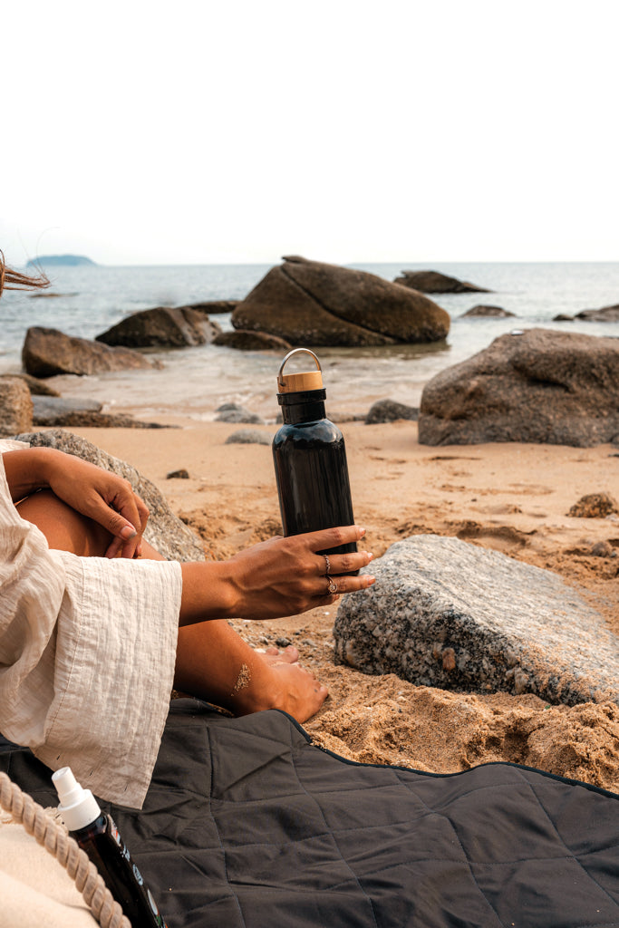 RCS RPET bottle with bamboo lid and handle