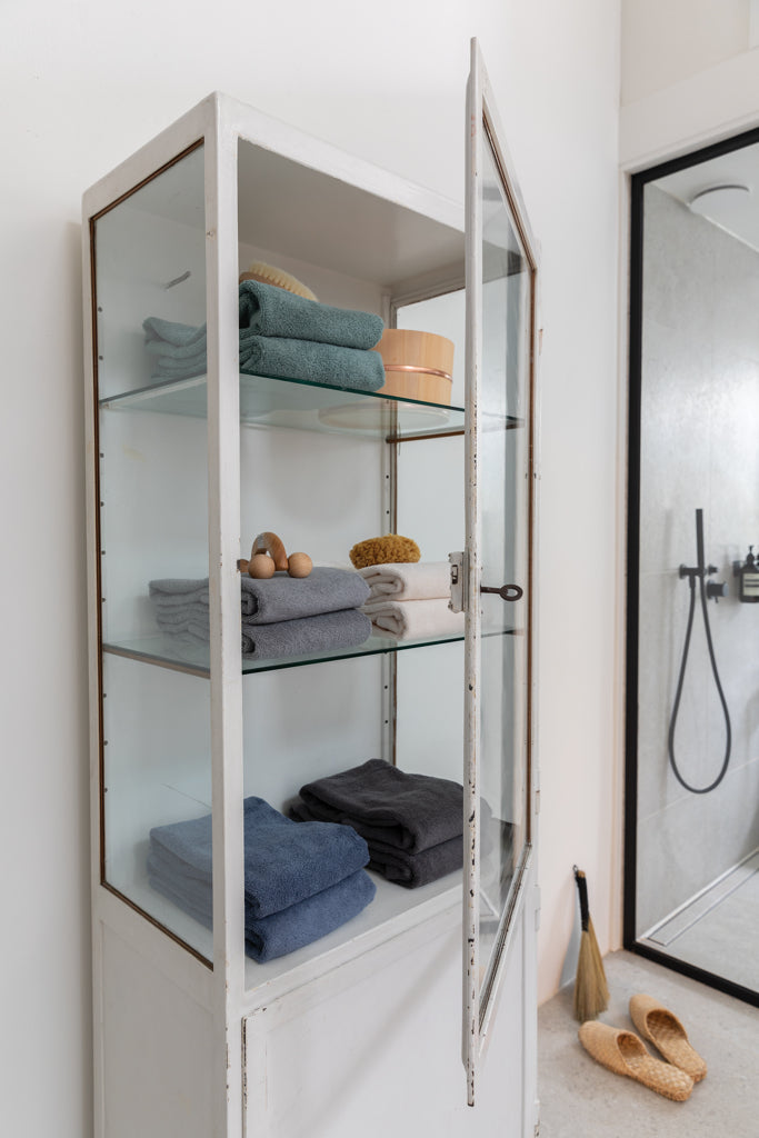 Ukiyo Sakura AWARE™ 500 gsm bath towel 70x140cm