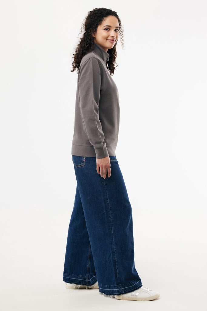 IQONIQ Elgon recycled cotton quarter zip sweater