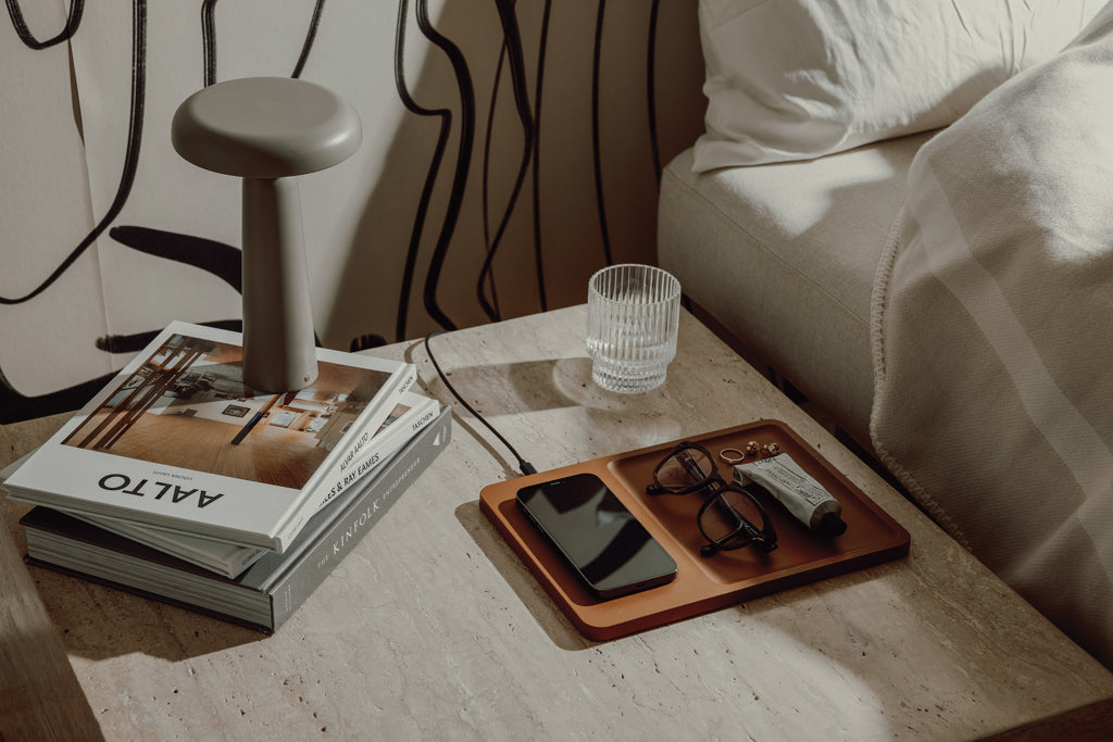 VINGA Timo RCS desk charger and accessory tray