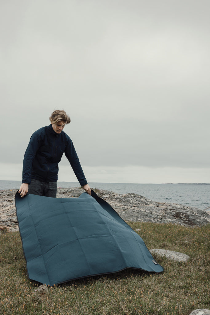 VINGA Baltimore RCS picnic blanket