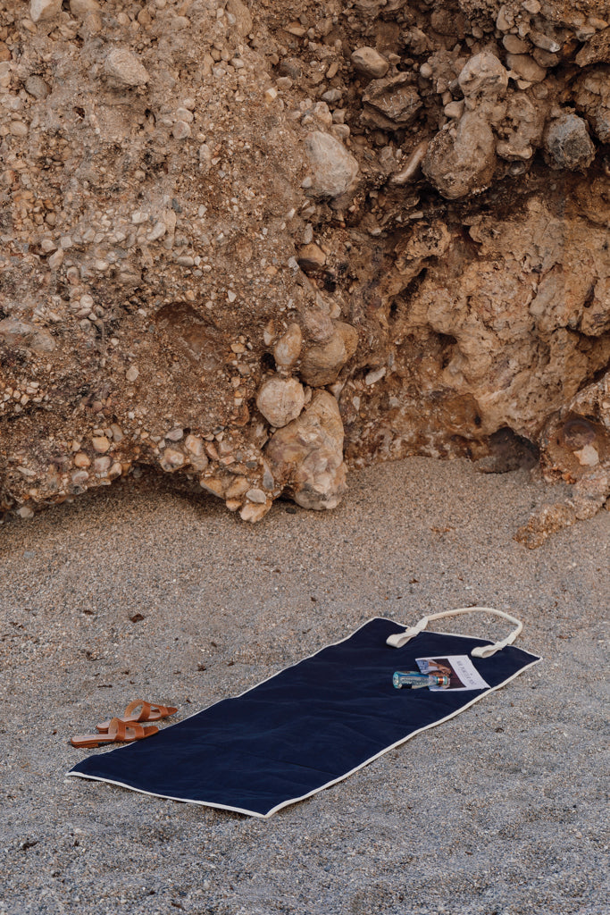 VINGA Volonne AWARE™ recycled canvas beach mat