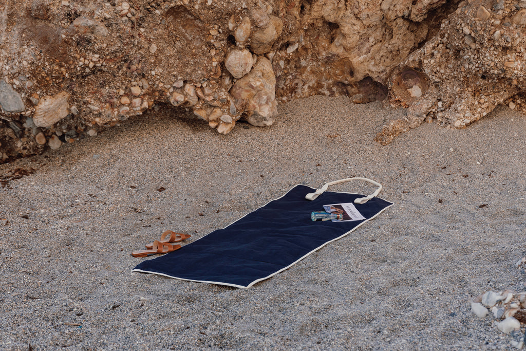 VINGA Volonne AWARE™ recycled canvas beach mat