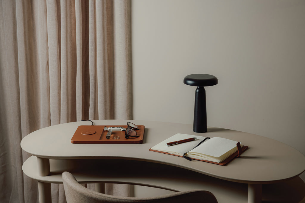VINGA Avery RCS table lamp
