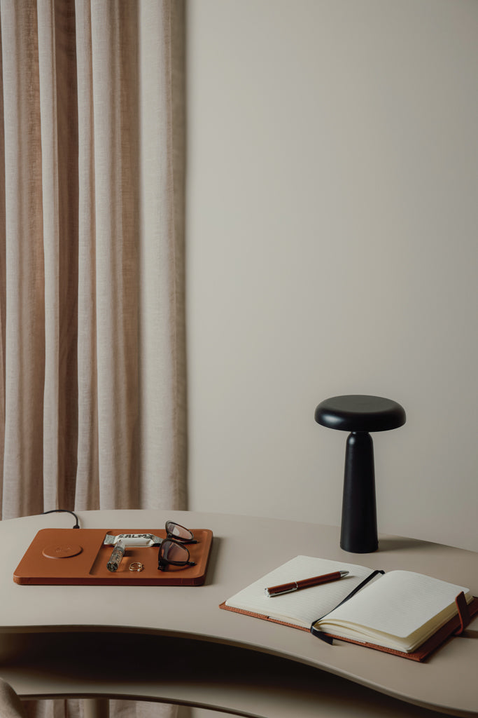 VINGA Avery RCS table lamp