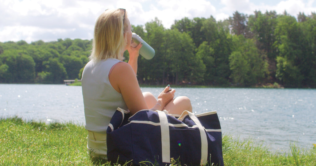 VINGA Volonne AWARE™ recycled canvas beach bag